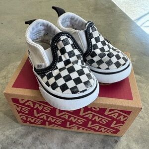 Toddler Classic Slip-On V Checkerboard Shoe (Black/White)